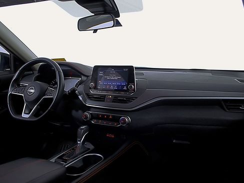 Used 2023 Nissan Altima 2.5 SR image 14