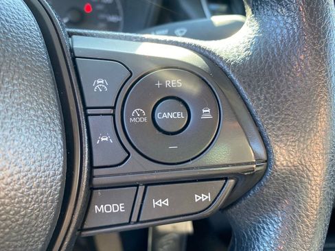 Used 2025 Toyota Corolla LE image 21