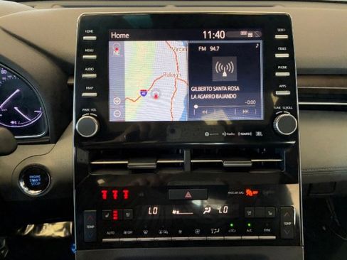 Used 2019 Toyota Avalon Limited image 18