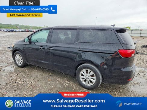 Used 2017 Kia Sedona LX w/ LX Essentials Premium Package FWD image 3