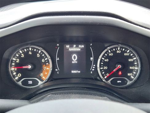 Used 2018 Jeep Renegade Sport w/ Power & Air Group image 18