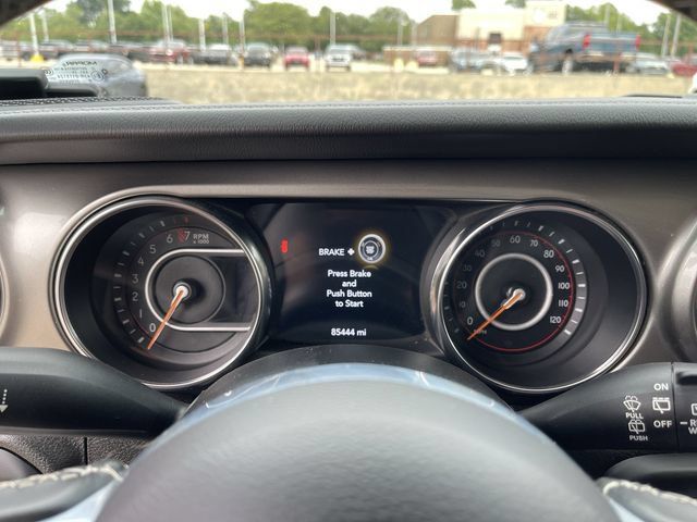 Used 2019 Jeep Wrangler Unlimited Sahara AWD/4WD image 18