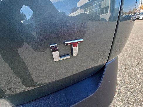 Used 2023 Chevrolet Traverse LT image 34