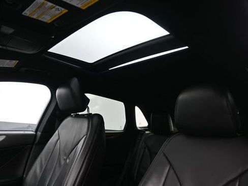 Used 2019 Lincoln MKC Reserve FWD image 2