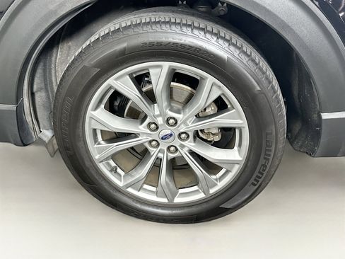 Used 2022 Ford Explorer Limited image 11