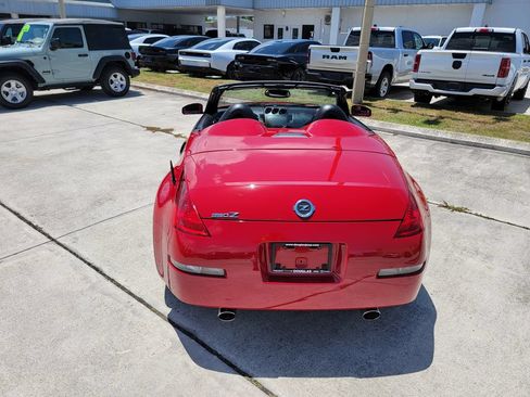 Used 2005 Nissan 350Z Touring RWD image 13