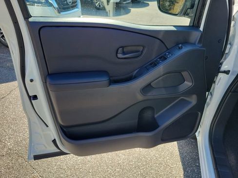 New 2026 Nissan Frontier SV w/ Tow Package RWD image 5