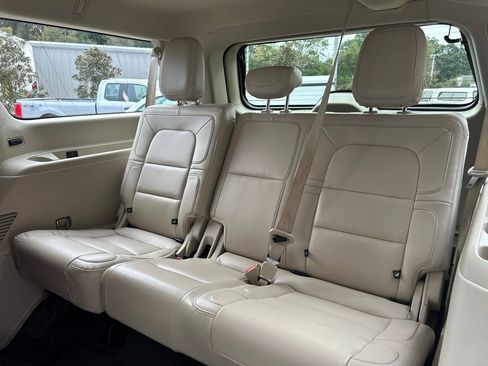 Used 2021 Lincoln Navigator L Reserve w/ Luxury Package image 13