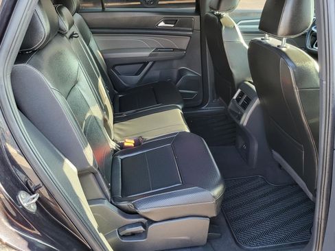 Used 2022 Volkswagen Atlas Cross Sport SEL image 11