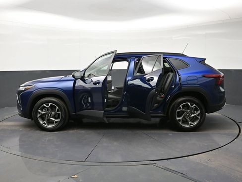 Used 2024 Chevrolet Trax LT w/ Sunroof Package image 35