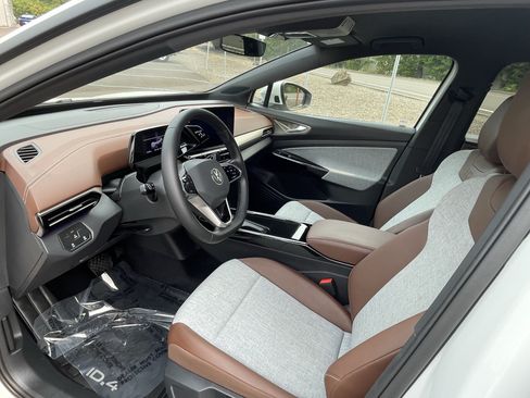 Used 2024 Volkswagen ID.4 2WD image 10