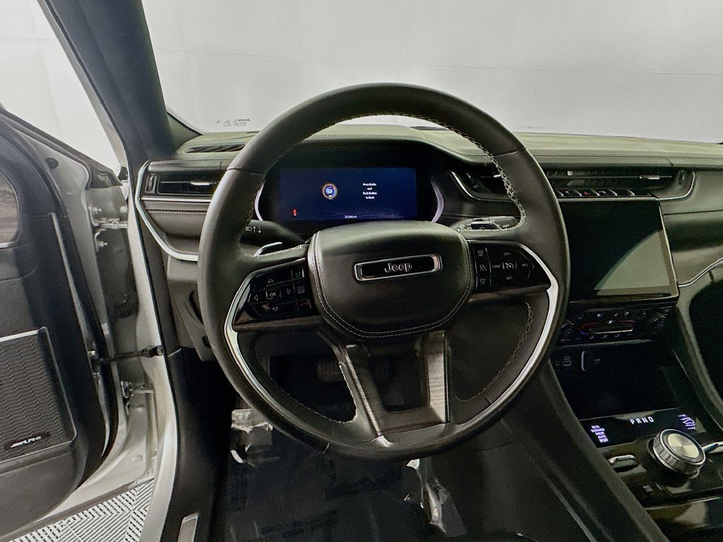 Certified 2025 Jeep Grand Cherokee L Overland w/ Rear Seat Video Group I AWD/4WD image 19