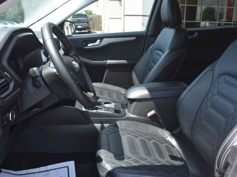 Used 2024 Ford Escape Platinum w/ Premium Technology Package AWD/4WD image 15