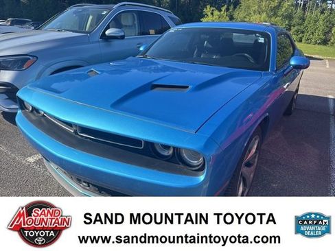 Used 2015 Dodge Challenger SXT Plus w/ Technology Group RWD image 1
