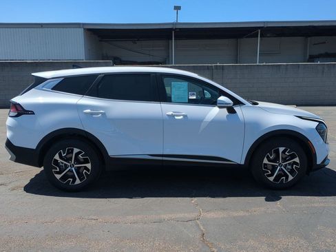 Used 2024 Kia Sportage EX FWD image 5