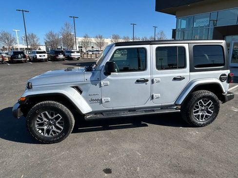 Used 2024 Jeep Wrangler Sahara image 3