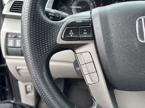 Used 2016 Honda Odyssey SE image 11