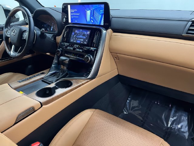 Certified 2025 Lexus LX 600 4WD w/ Accessory Package (2T) image 12