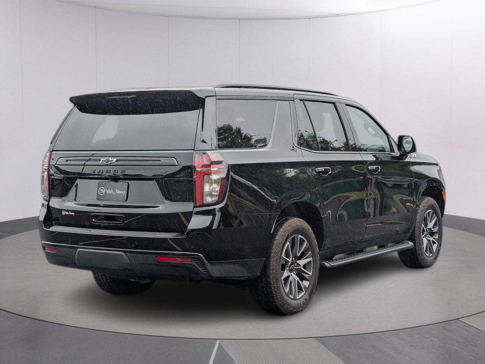Used 2024 Chevrolet Tahoe Z71 w/ Luxury Package AWD/4WD image 7