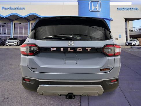 New 2026 Honda Pilot TrailSport image 4