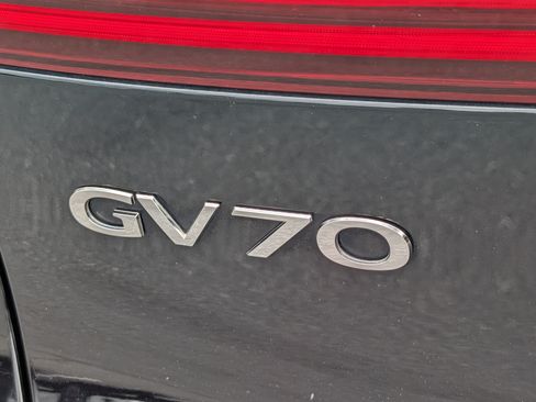Used 2025 Genesis GV70 2.5T w/ Advanced Package AWD/4WD image 9