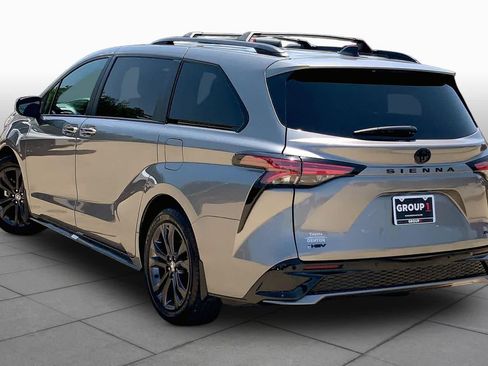 Used 2026 Toyota Sienna XSE FWD image 12