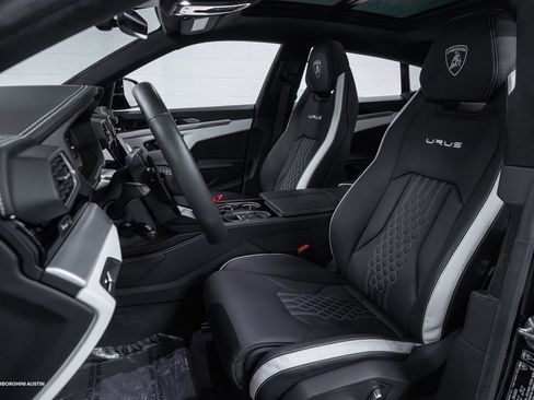 Used 2023 Lamborghini Urus S image 31