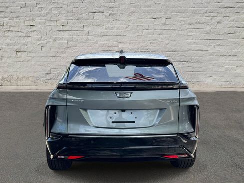 Used 2025 Cadillac Lyriq Luxury w/ LPO, Floor Liner Package AWD/4WD image 4