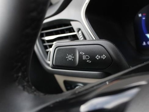 Used 2022 Ford Escape Titanium FWD image 11
