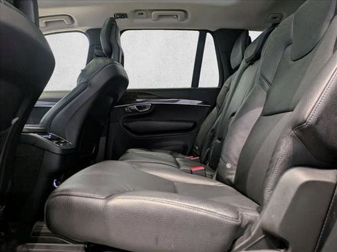 Used 2018 Volvo XC90 T6 Momentum w/ Convenience Package image 18