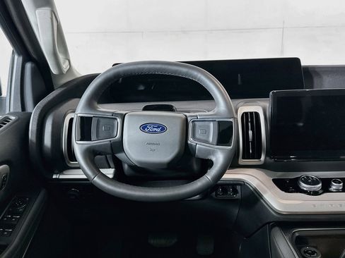 Used 2025 Ford Expedition Active AWD/4WD image 18