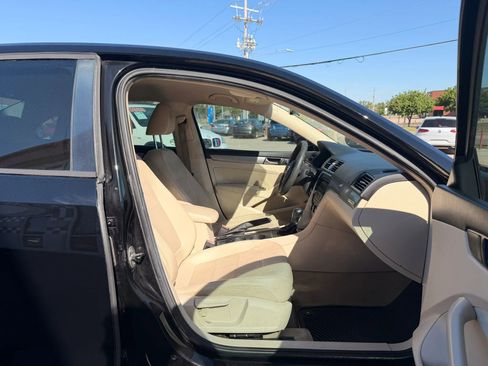 Used 2013 Volkswagen Passat 2.5 S FWD image 30