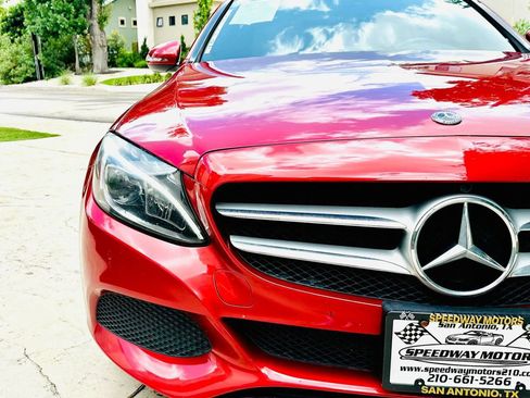 Used 2018 Mercedes-Benz C 300 Sedan image 9