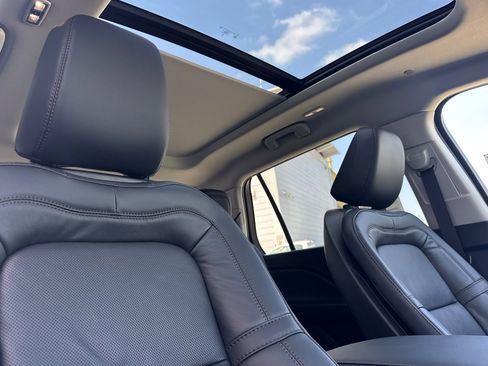 New 2025 Lincoln Aviator Reserve image 17