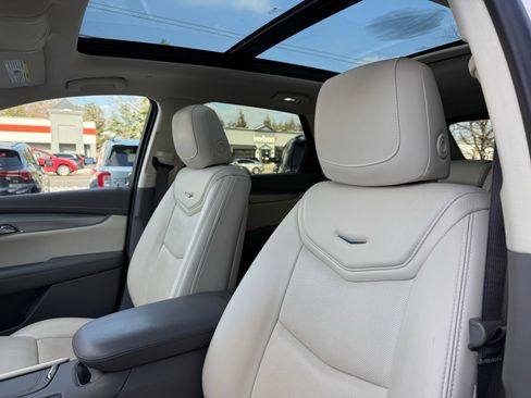 Used 2019 Cadillac XT5 Luxury image 44