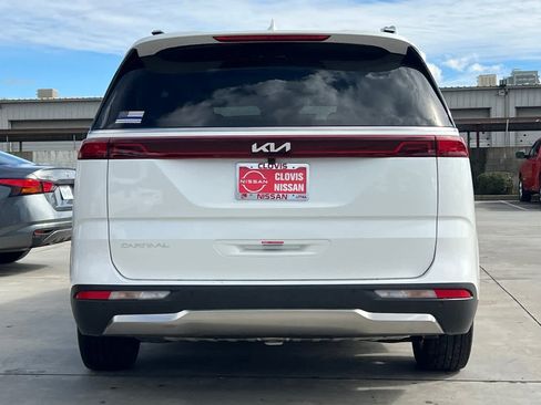 Used 2024 Kia Carnival SX Prestige image 8