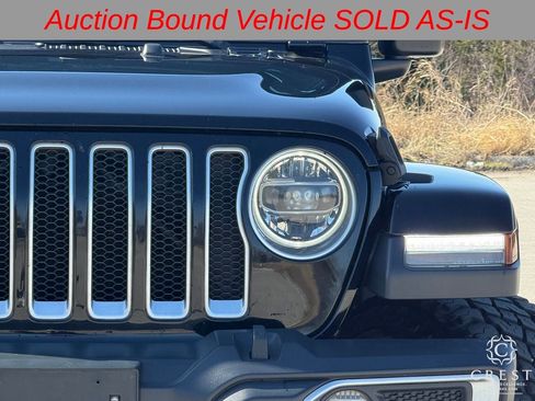 Used 2018 Jeep Wrangler Unlimited Sahara image 3