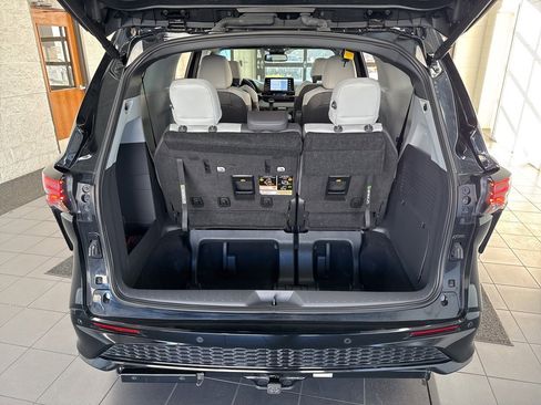 Certified 2023 Toyota Sienna XSE image 10
