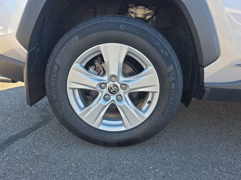 Used 2021 Toyota RAV4 XLE w/ Convenience Package image 11