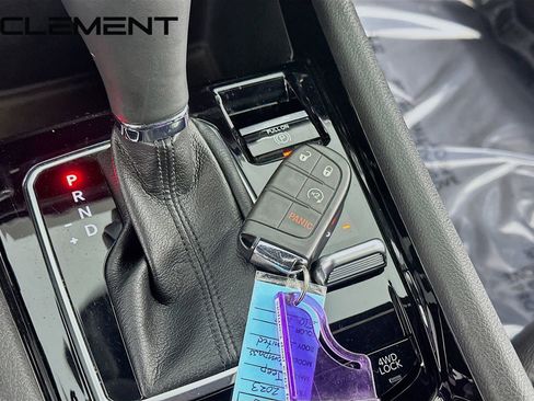 Used 2023 Jeep Compass Limited image 23