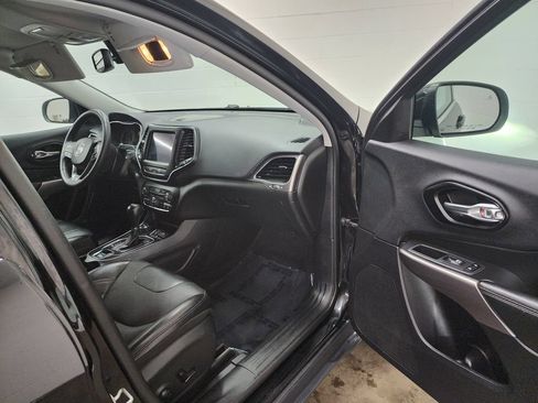 Used 2022 Jeep Cherokee Latitude Lux w/ Mopar Interior Package AWD/4WD image 31