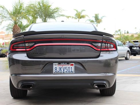 Used 2018 Dodge Charger SXT w/ Blacktop Package image 7