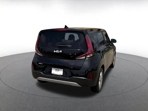 Used 2025 Kia Soul LX w/ LX Technology Package FWD image 15