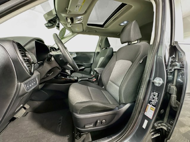 Used 2023 Kia Soul EX FWD image 4