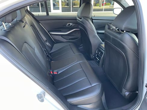 Used 2025 BMW 330i xDrive Sedan image 9