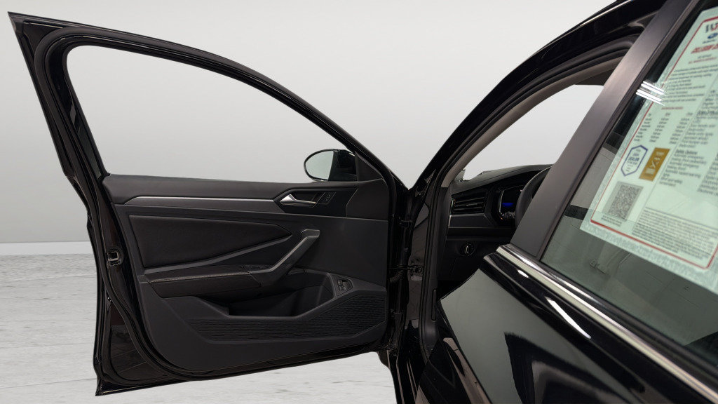 Certified 2023 Volkswagen Jetta SE w/ Panoramic Sunroof Package FWD image 14