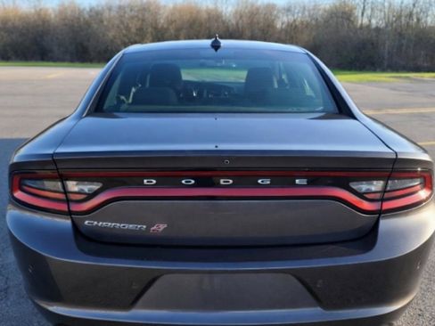 Used 2021 Dodge Charger SXT image 4