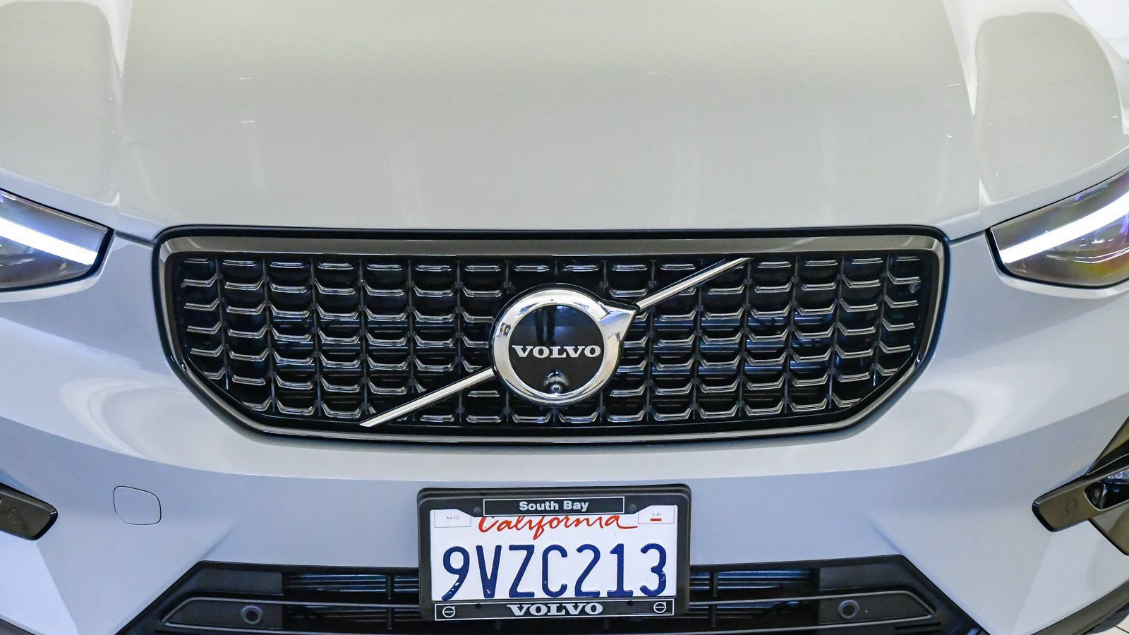 Certified 2026 Volvo XC40 B5 Plus w/ Protection Package Premier AWD/4WD image 8