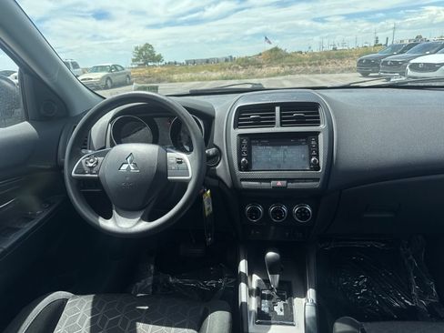 Used 2025 Mitsubishi Outlander Sport ES AWD/4WD image 13