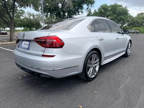Used 2017 Volkswagen Passat 1.8T R-Line FWD image 7